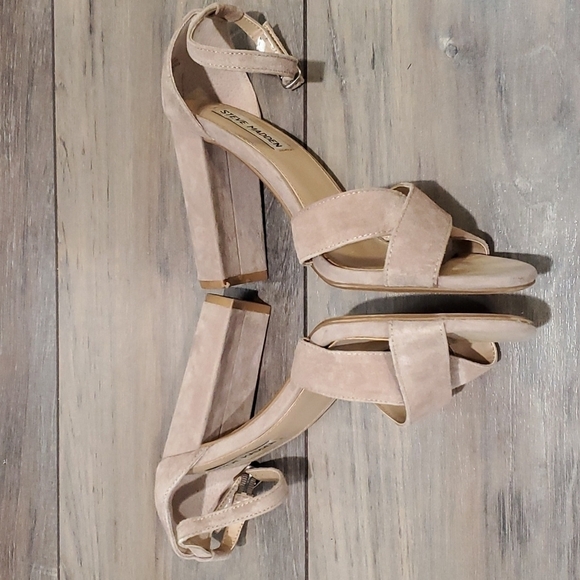 Steve Madden SaraII Suede high block heels sandals shoes sz 8.5M - Picture 6 of 12